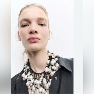 Elegant Pearl Cluster Necklace